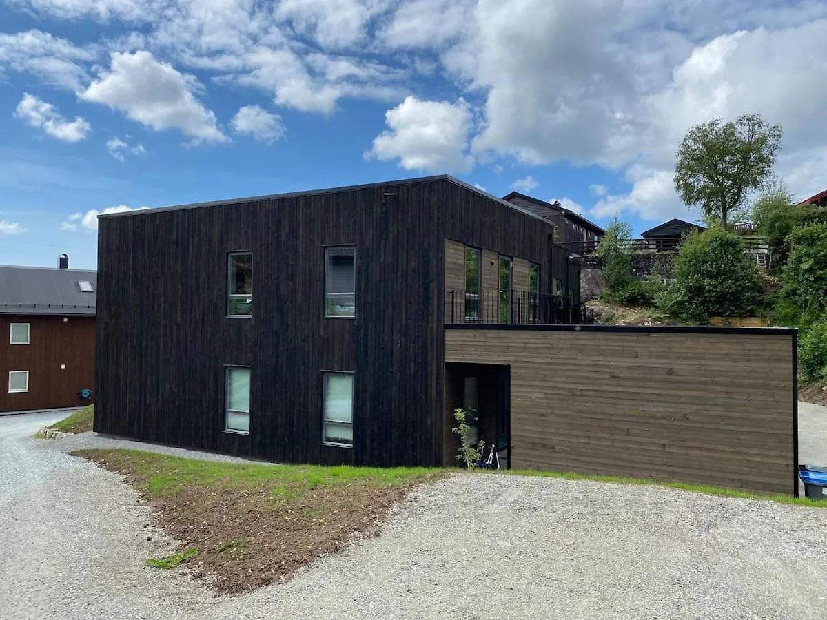 Familyhome For 8 People - 4 Bedrooms - 10Min From Bergen City Center 0*,  Norwegen